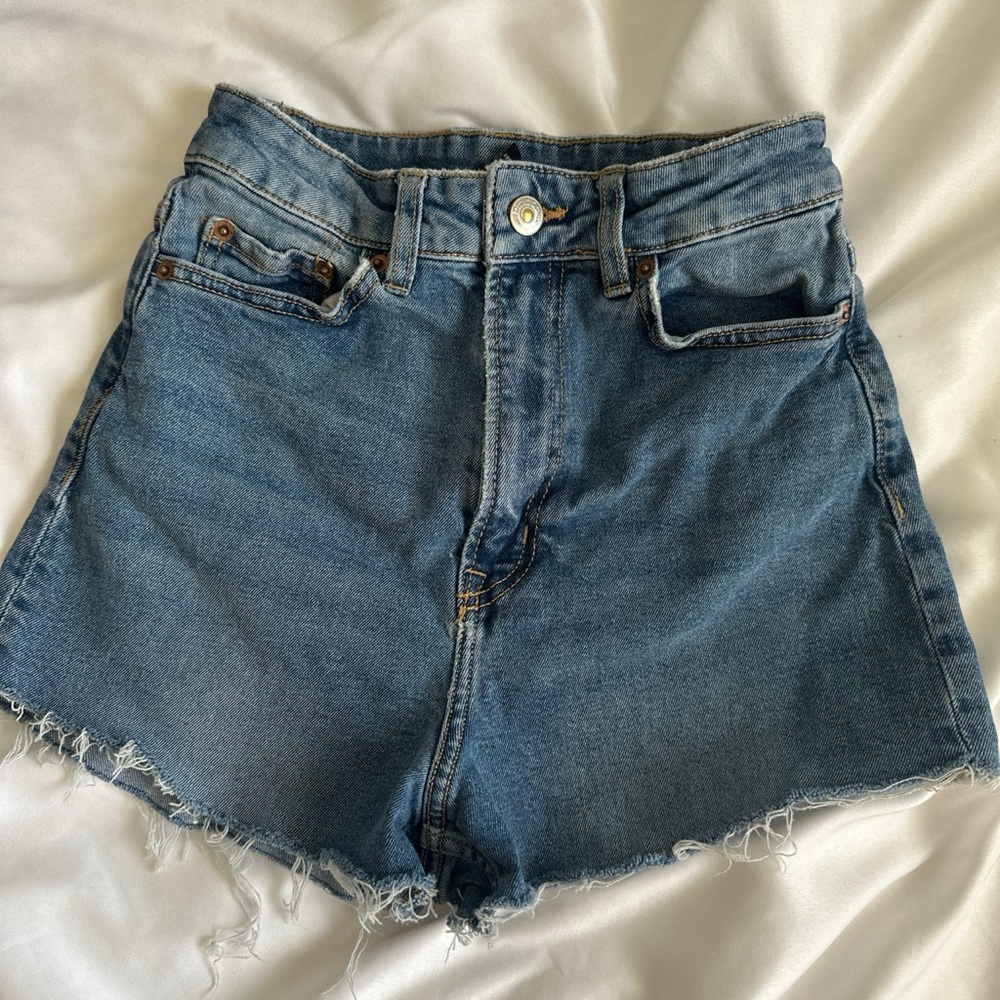 Divided H&M denim shorts